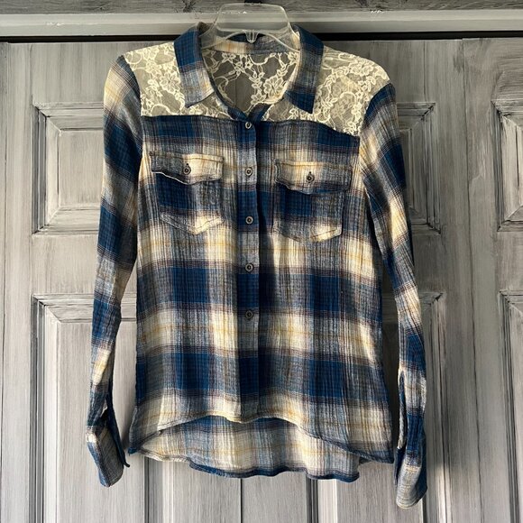 Mudd Blue Plaid Button Down Western Style Top w/Ivory Lace Shoulders Women Sz M - Picture 3 of 10